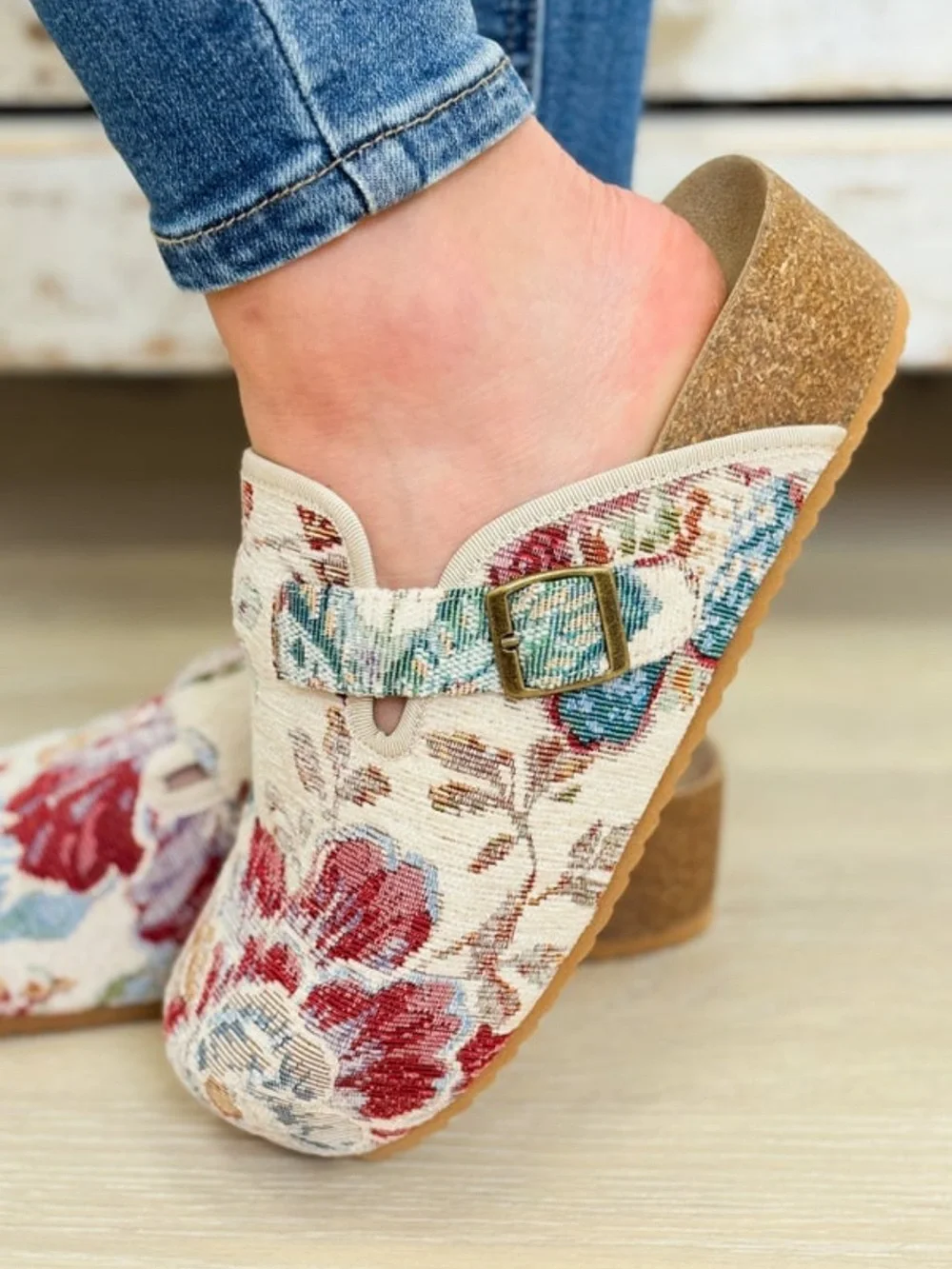 MIA Qwest Mule Shoes - Beige Taupe
SIZE 8. - Picture 8 of 9
